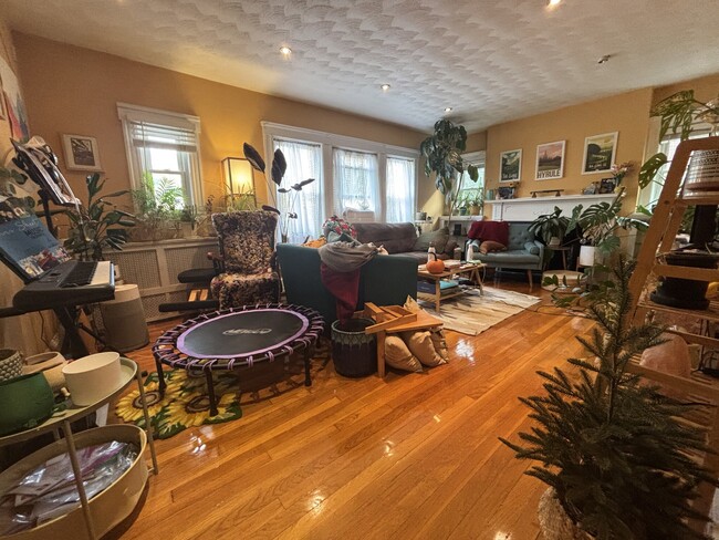 504 Washington St, Unit 1