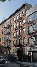 438 W 49th St in New York, NY - Foto de edificio - Building Photo