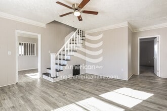 24 Smythe St in Pelzer, SC - Foto de edificio - Building Photo