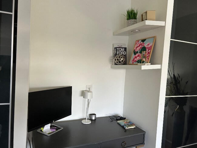 2500 S Manchester St in Seven Corners, VA - Building Photo - Building Photo