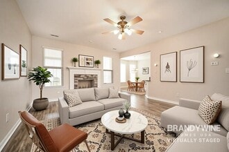 254 Forrest Dr in Palmetto, GA - Foto de edificio - Building Photo