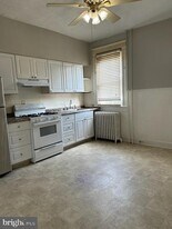 216 Washburn Ave in Baltimore, MD - Building Photo