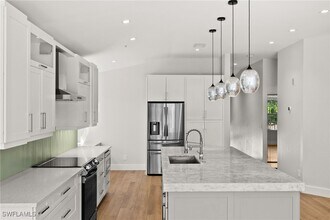 6923 Satinleaf Rd N in Naples, FL - Building Photo - Building Photo