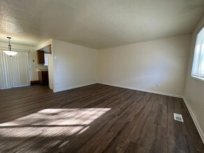 1420 Pleasant Ave in Klamath Falls, OR - Foto de edificio - Building Photo