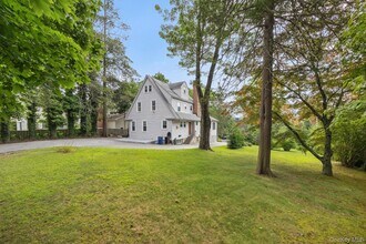 1235 Post Rd in Scarsdale, NY - Building Photo - Building Photo