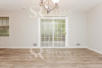 6361 Thornhedge Dr in Riverdale, GA - Building Photo - Building Photo