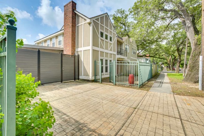 property at 2307 S Carrollton Ave