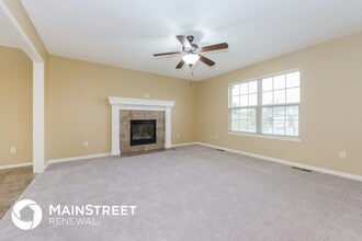 102 Golfview Dr in Pleasant Hill, MO - Building Photo - Building Photo