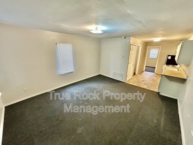 608 W 4th St in Ada, OK - Building Photo - Building Photo