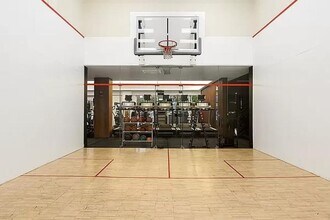 515 E 72nd St in New York, NY - Building Photo - Building Photo