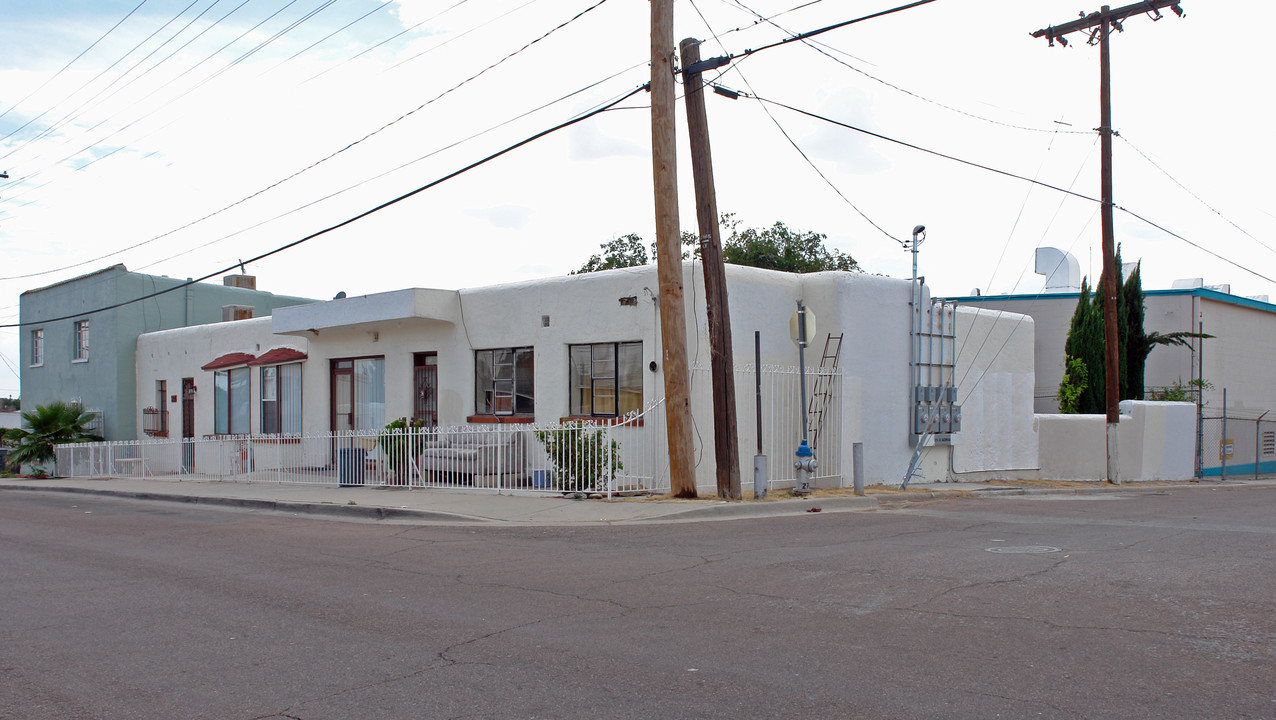 235 N Glenwood St in El Paso, TX - Foto de edificio