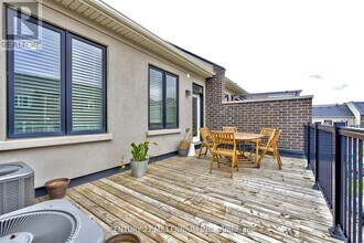 3044 Preserve Dr in Oakville, ON - Building Photo - Building Photo