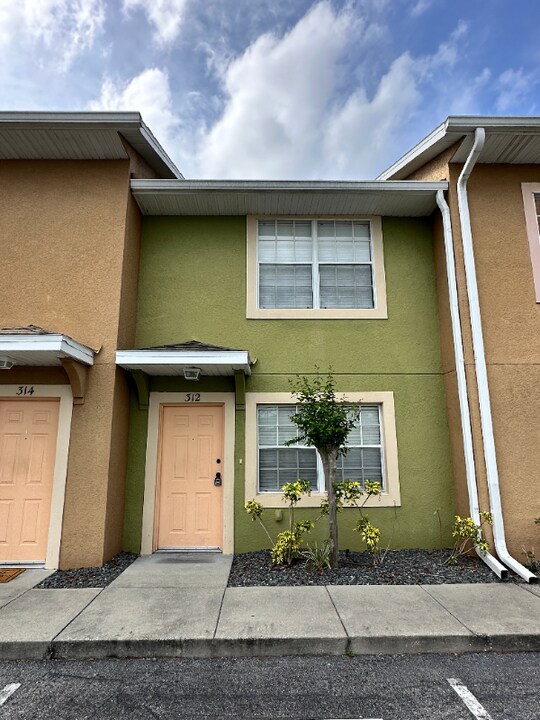 312 Cervantes Dr in Kissimmee, FL - Building Photo