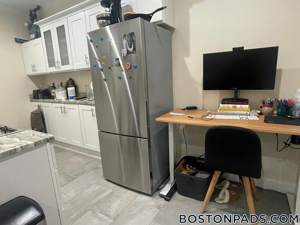 33 Walbridge St, Unit 14 in Brookline, MA - Building Photo