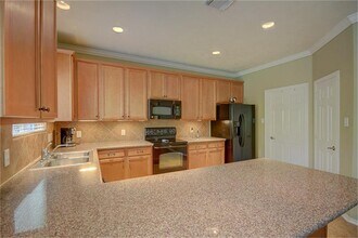 174 E Spindle Tree Cir in The Woodlands, TX - Building Photo - Building Photo