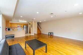 531 Lincoln St-Unit -3 in Union City, NJ - Foto de edificio - Building Photo