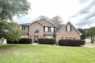 2204 Eagles Nest Cir in Decatur, GA - Building Photo