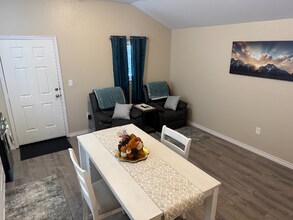 2021 Co Rd 75 in Robstown, TX - Foto de edificio - Building Photo