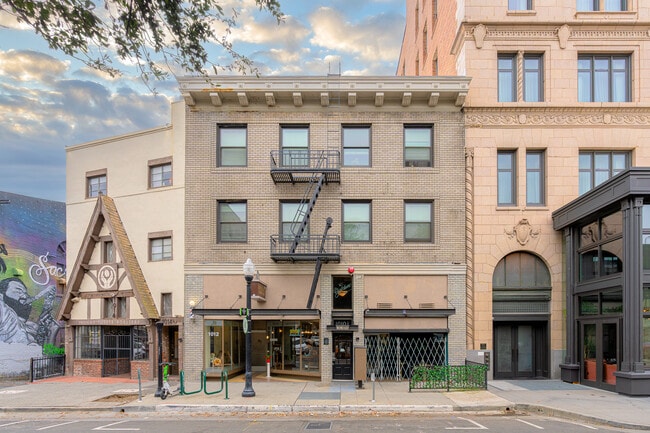 The Golden Lofts in Sacramento, CA - Foto de edificio - Building Photo