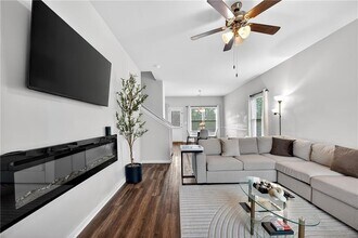 11061 Shadow Ct in Hampton, GA - Building Photo - Building Photo