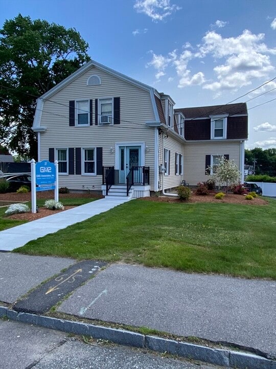27 Jefferson St in Taunton, MA - Foto de edificio