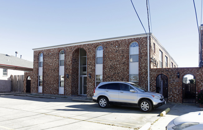 6633 Fleur De Lis Dr in New Orleans, LA - Building Photo - Building Photo