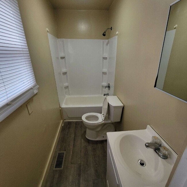 6117 Bettcher Ave in Indianapolis, IN - Building Photo - Building Photo