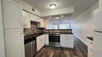 2462 Brazilia Dr in Clearwater, FL - Building Photo