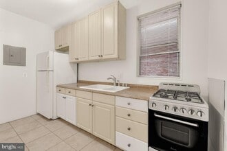 1102 K St SE in Washington, DC - Building Photo - Building Photo