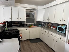 21 Park St, Unit 21- 1 in Binghamton, NY - Foto de edificio - Building Photo
