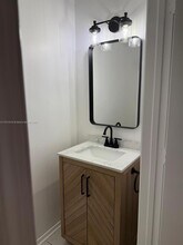 16639 Hemingway Dr in Weston, FL - Building Photo - Building Photo