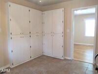 1706 Buena Vista Cir SE photo'