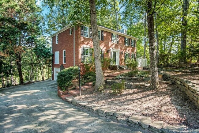 1315 Lake Colony Dr in Marietta, GA - Building Photo - Building Photo