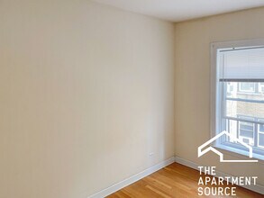 3918 N Pine Grove Ave in Chicago, IL - Building Photo - Building Photo