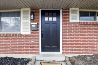 6558 Penick Dr in Reynoldsburg, OH - Foto de edificio - Building Photo