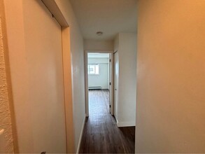 2626 Cook St in Victoria, BC - Building Photo - Building Photo