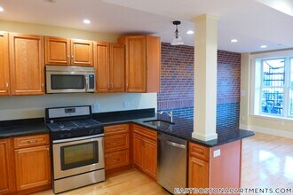 273 Webster St in Boston, MA - Building Photo - Building Photo