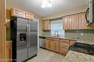 1000 Melhollin Dr in Jacksonville, FL - Building Photo - Building Photo