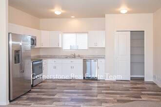 855 Endeavor Wy in Colorado Springs, CO - Building Photo - Building Photo