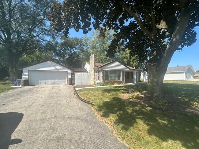 property at 375 Parklawn Dr