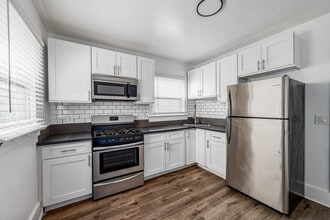 Lofts at Larchmont in Los Angeles, CA - Building Photo - Interior Photo