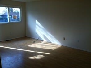 273 Fairfax Rd in Vermilion, OH - Building Photo - Building Photo
