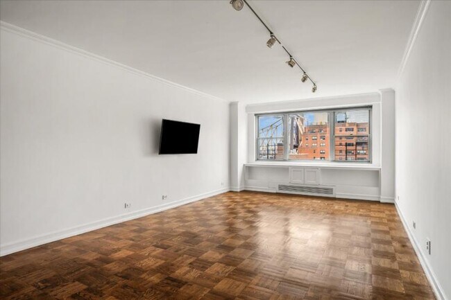 463E E 63rd St in New York, NY - Building Photo - Building Photo