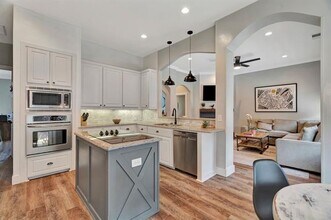 940 Crown Ct in Highland Village, TX - Building Photo - Building Photo