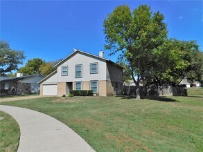 219 Wildfire Dr in Lewisville, TX - Building Photo - Building Photo