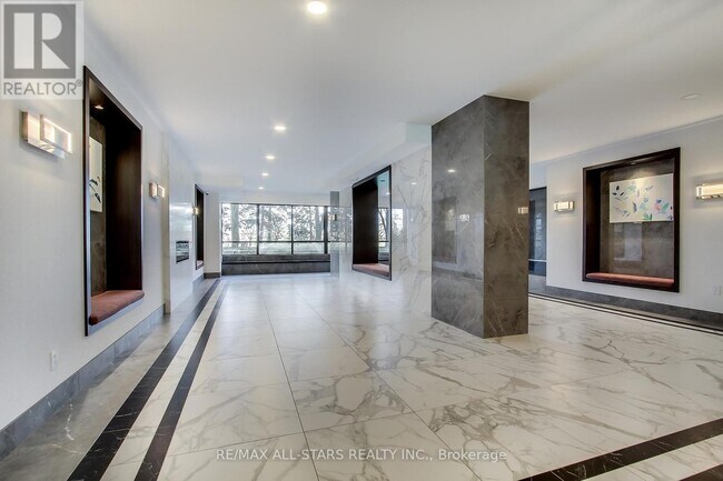 255 Bamburgh Cir in Toronto, ON - Building Photo - Building Photo