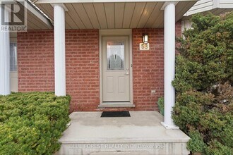 70 Chapman Ct in London, ON - Building Photo - Building Photo