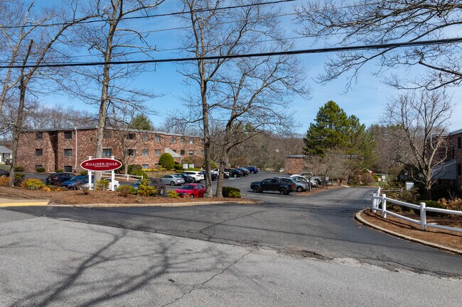 Milliken Hills Condominiums in Franklin, MA - Building Photo - Building Photo