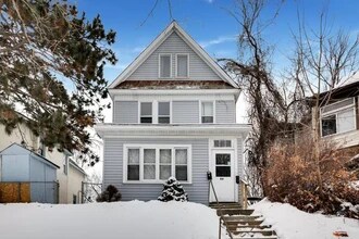818 Edmund Ave W, Unit 1 in St. Paul, MN - Foto de edificio - Building Photo