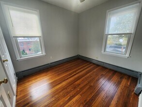 447 Ash St in New Bedford, MA - Building Photo - Building Photo